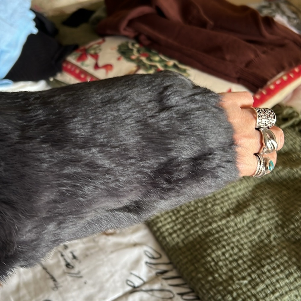 €Hostpick 11/11Genuine silver Fox Rabbit?? - Picture 8 of 11